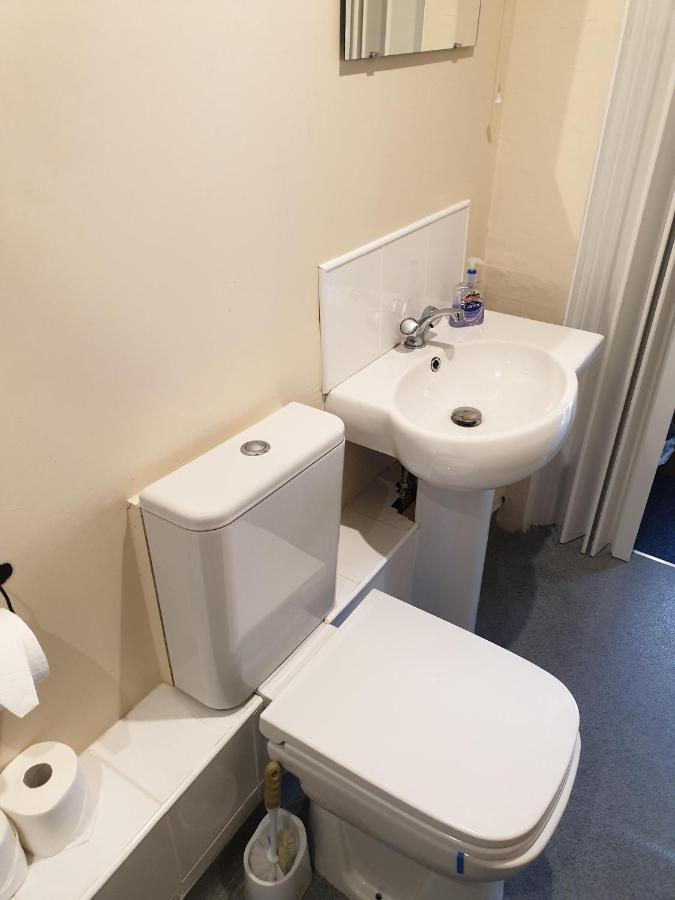 Oyo The Bell Hotel Hoddesdon Luaran gambar