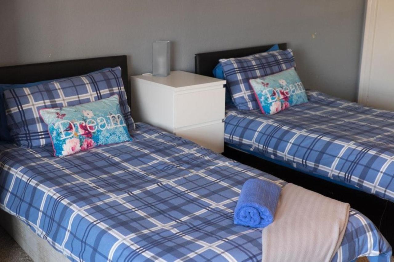 Oyo The Bell Hotel Hoddesdon Luaran gambar