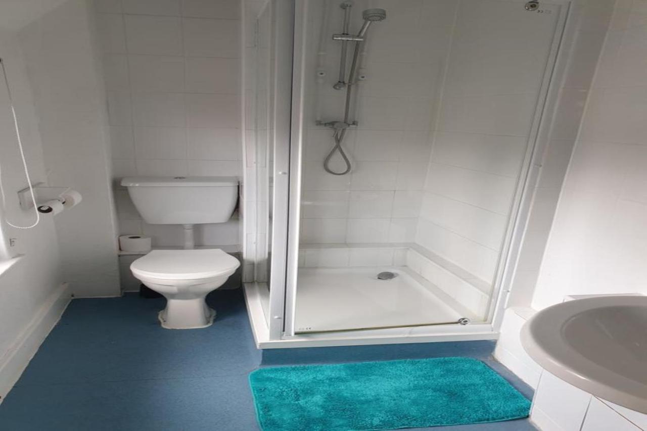 Oyo The Bell Hotel Hoddesdon Luaran gambar
